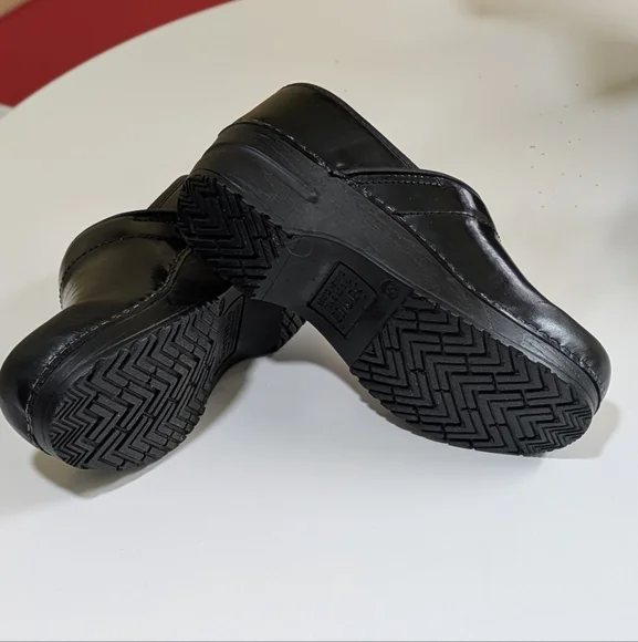 Sanita Danish Black Patent Clogs Size 35 - Picture 7 of 9